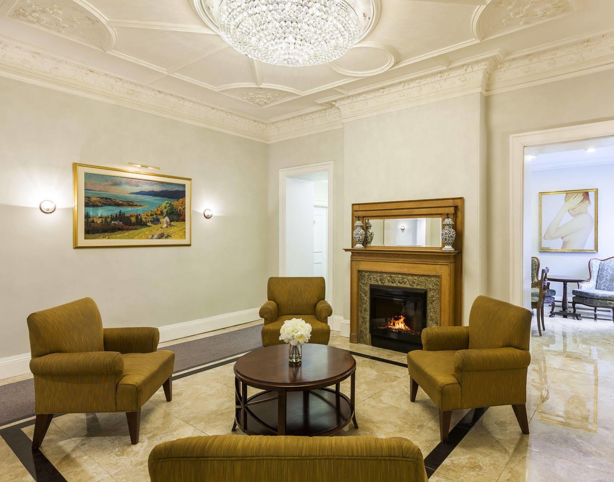 Chateau Versailles Montreal Exterior photo