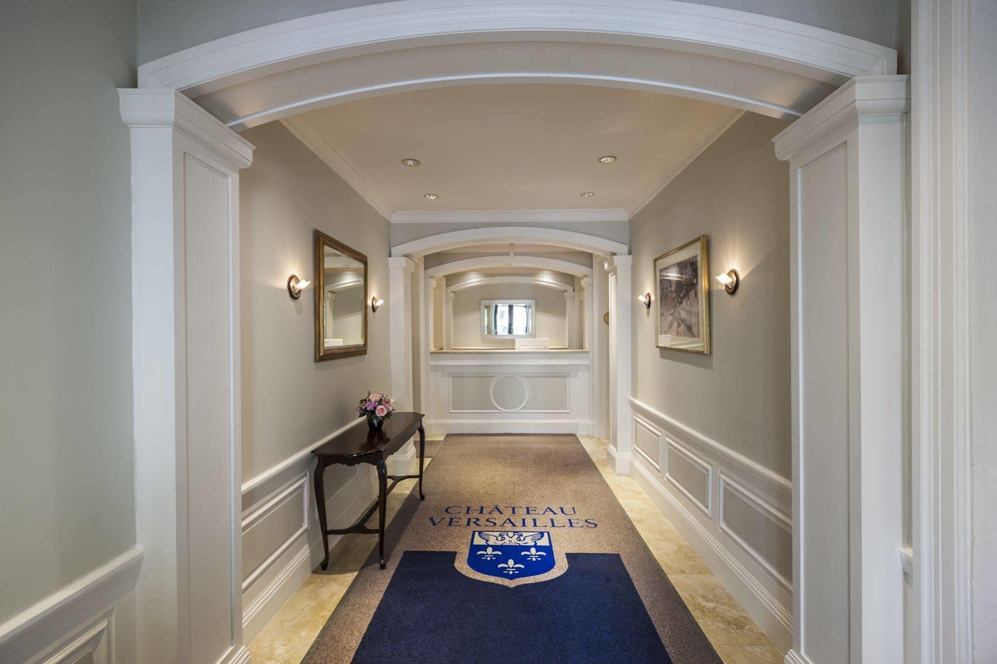 Chateau Versailles Montreal Exterior photo